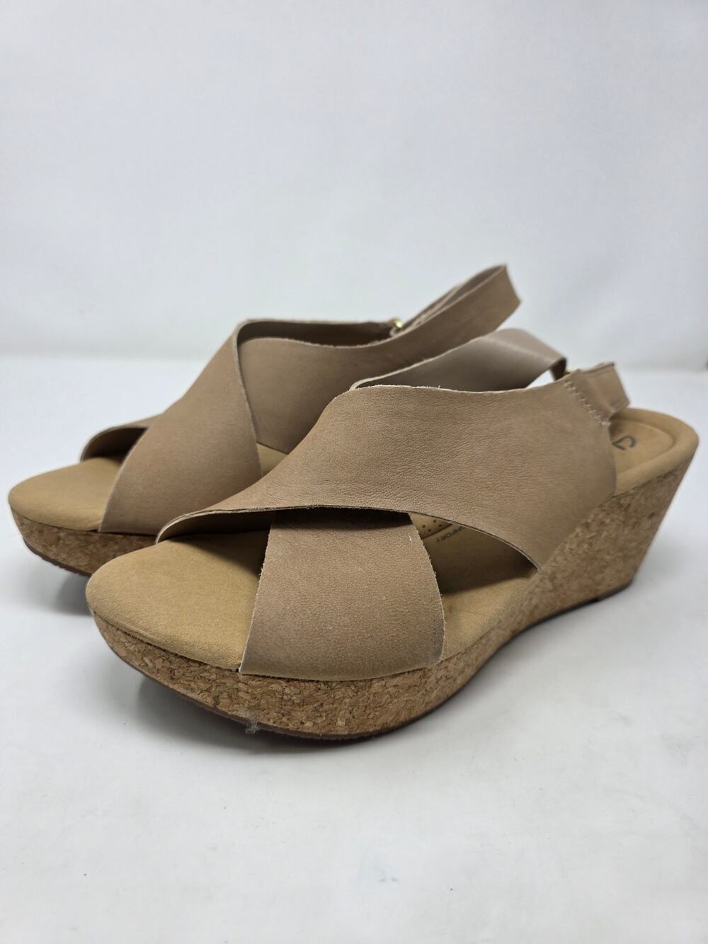 Clarks Annadel Eirwyn Sand Nubuck Wedge Sandals Womens 10 W Cork Platform EUC